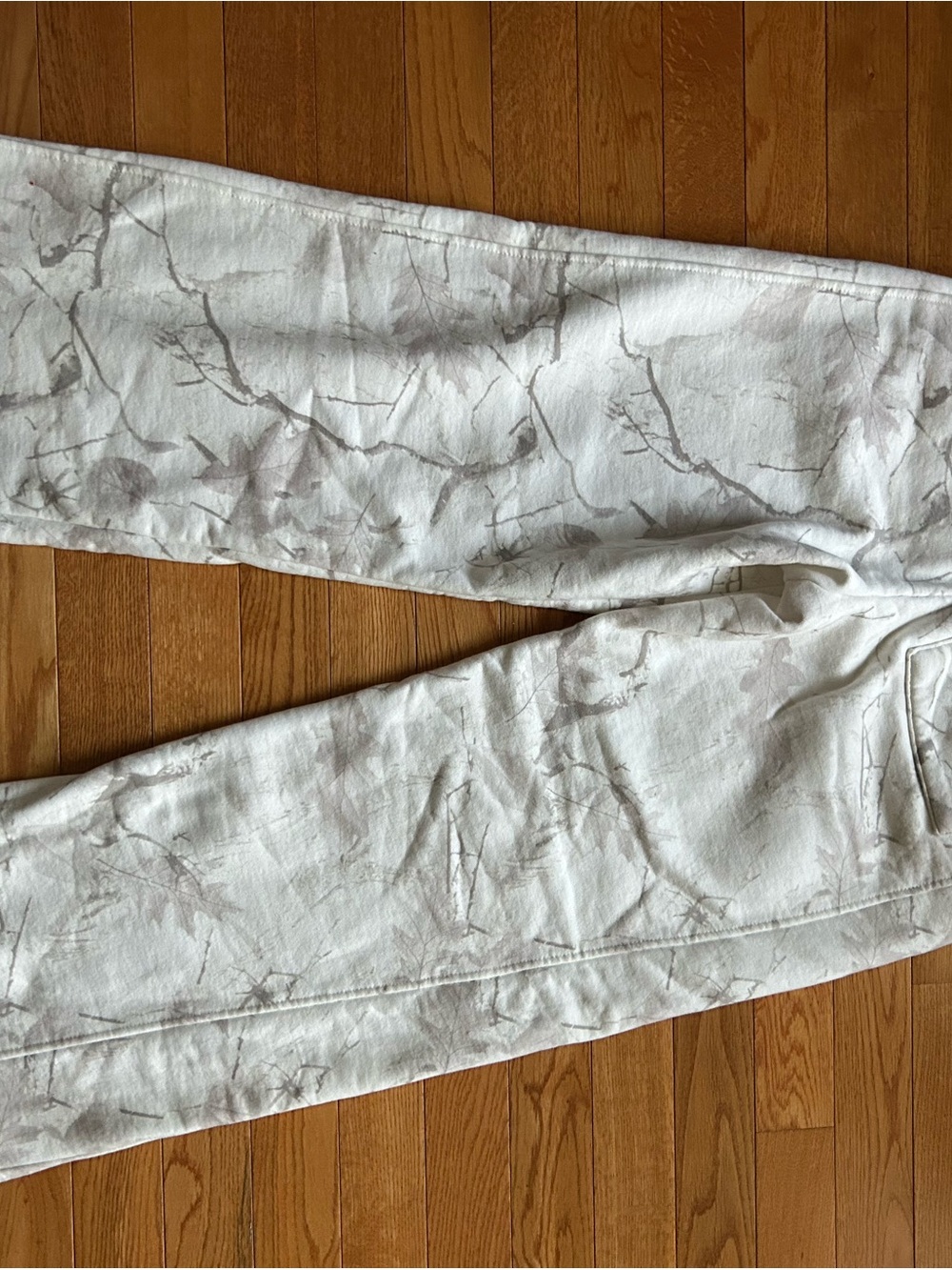 Garage Marble-Print Men’s Sweatpants in White and Light Gray - Picture 3 of 3